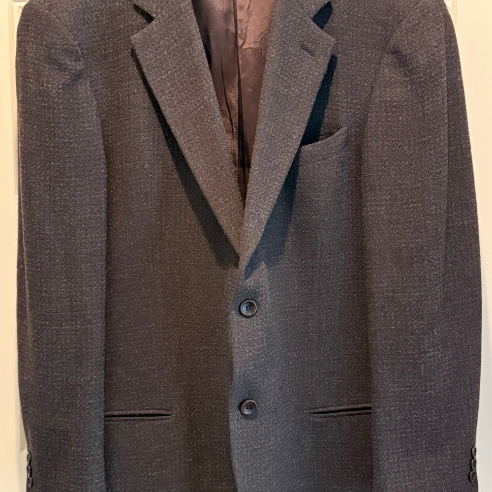 Armani Collezioni Gray Blazer with Notched Lapels